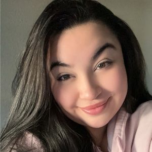 Meet your Posher, Angelica